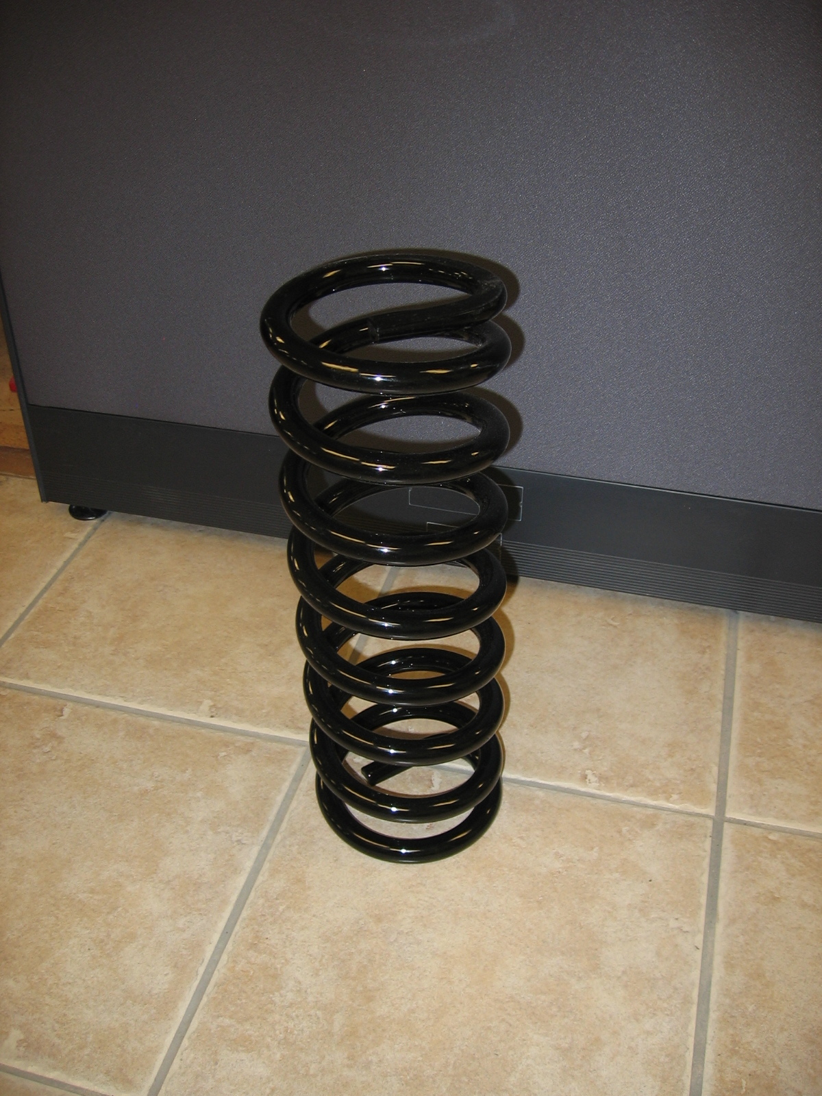 Painted helical spring for spring rider S141 Jambette